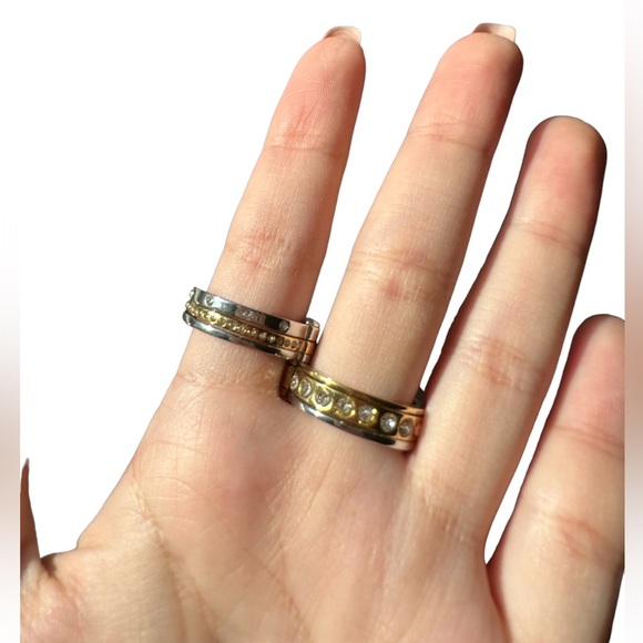 β¨π Ann Taylor Stack Hinged Silver and Gold Ring Size 8 πβ¨ - Picture 3 of 9
